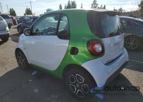 2017 Smart Fortwo z USA, uszkodzony, nr VIN WMEFJ9BA4HK229736